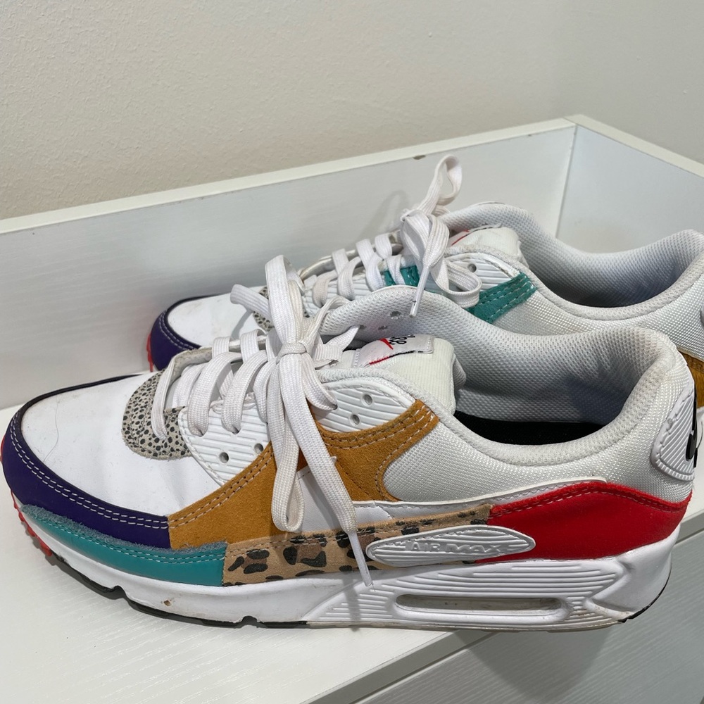 Women’s Nike Air Max 90, size 10.5.